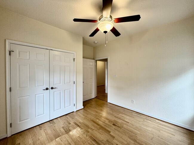 Building Photo - 3-Bedoom 1-Story Condo In Eagle Pointe! St...