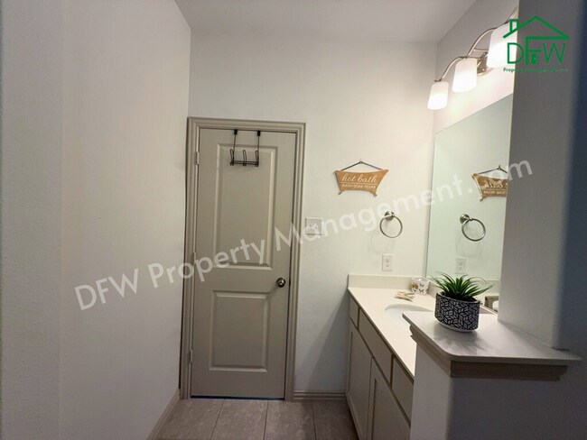 Building Photo - 3 Bed/2.5 Bath Home for Lease in Arlington...