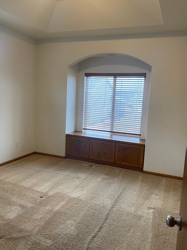 Building Photo - 4742 50th Ave S