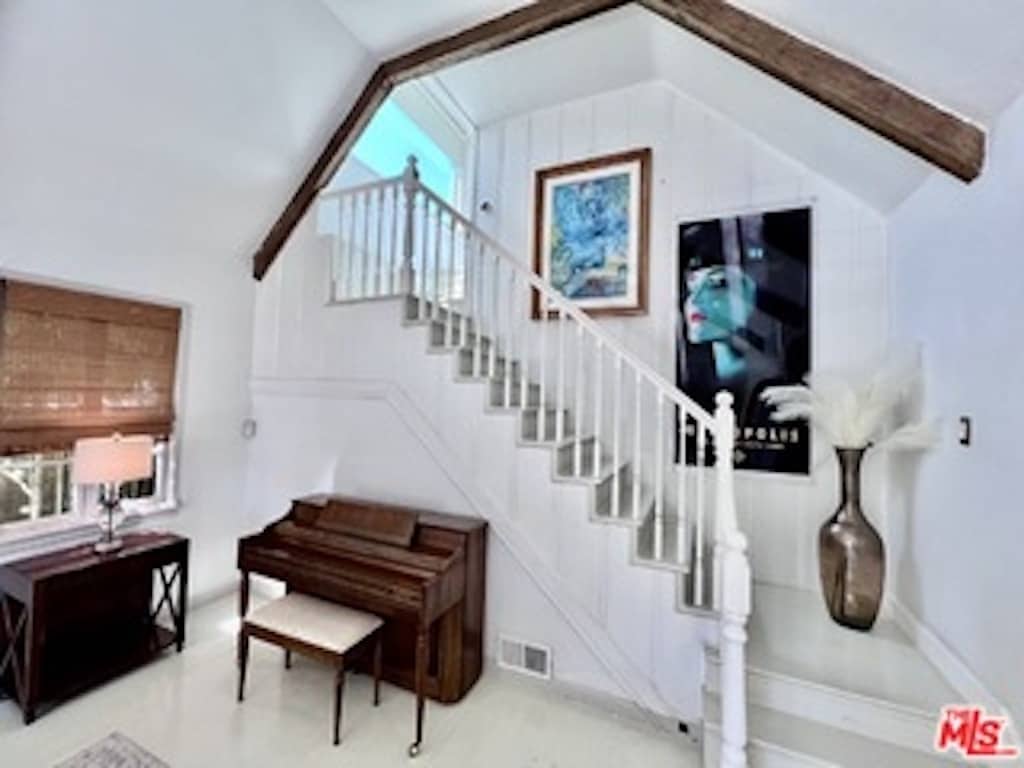 Building Photo - 219 Winchester Ave