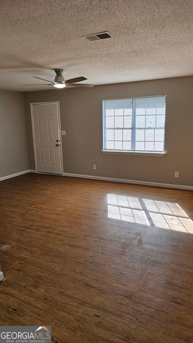 Building Photo - 403 Vienna Cir