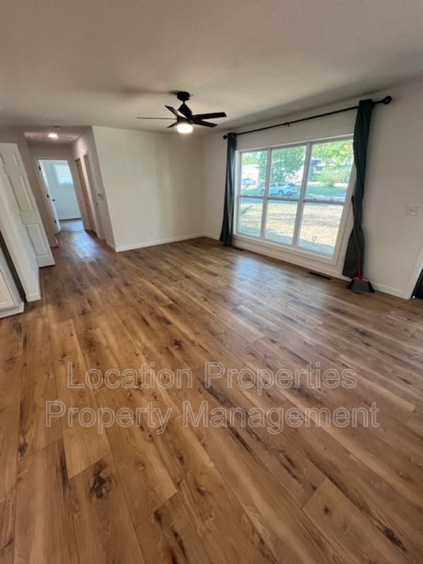 Building Photo - 1934 Emerald Dr