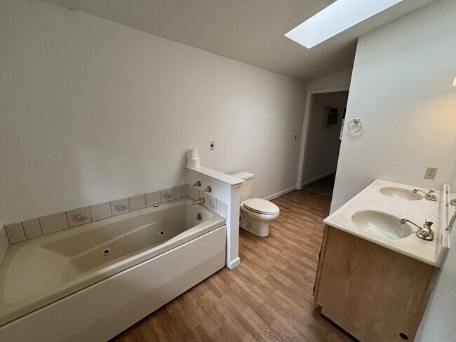 Building Photo - Upstairs 1-bedroom apartment unit near downtown Placerville & Marshall Hospital  - $1,500/mo