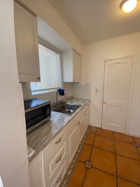 Building Photo - 611 74th St