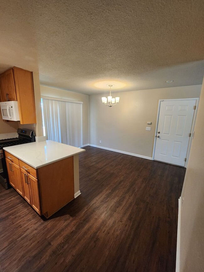 Building Photo - Action Properties R.E.S.- Central Roseville, R.V. Access, 3 Bedroom, Large Patio & Rear Yard, Nea...