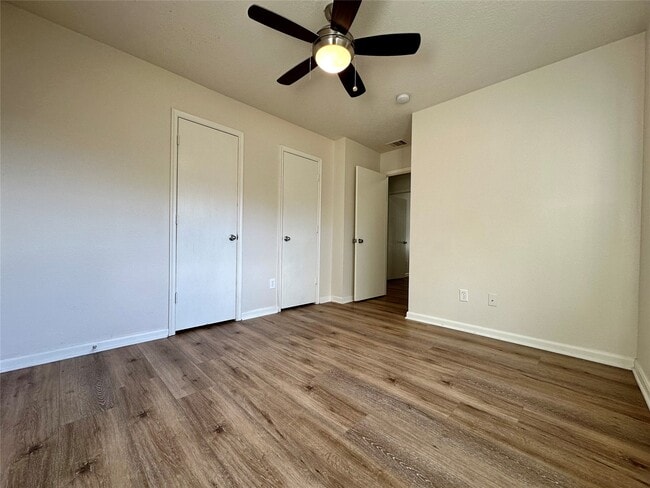 Building Photo - 20515 Hillsdale Park Dr