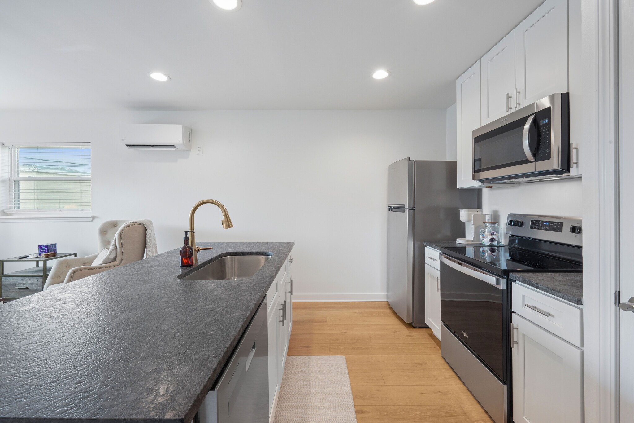 Building Photo - 2927 Nicholson Dr