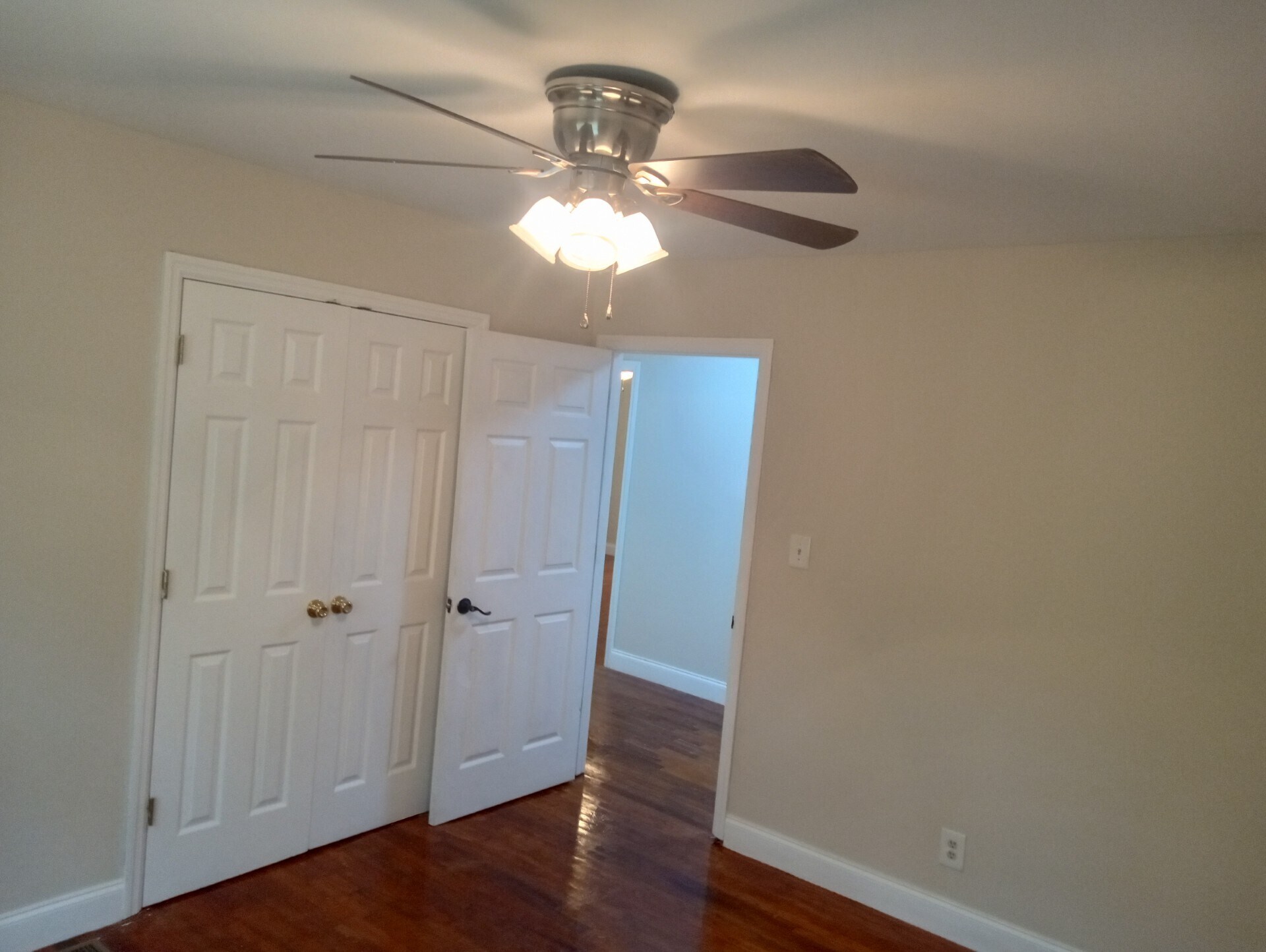 Building Photo - 244 Parker Dr