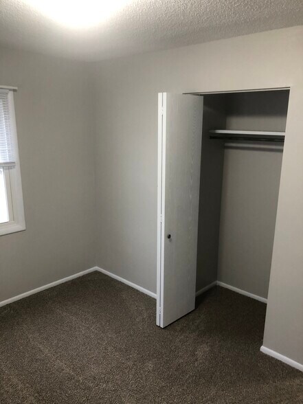 Bedroom 2 Pic 3 - 580 Maple St