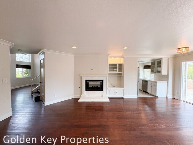 Building Photo - Welcome home to this spacious 4-bedroom, 3-bath home located in the Rancho Del Oro Community!