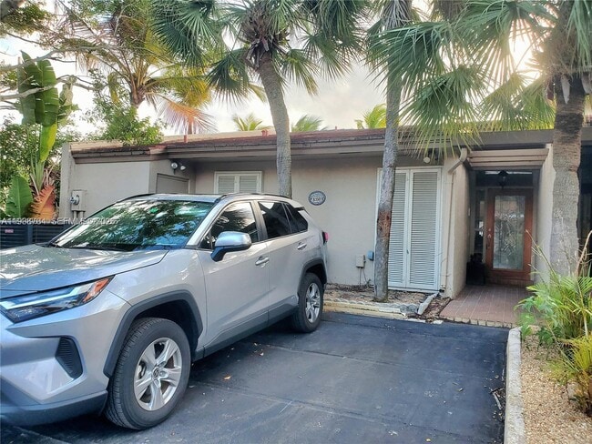 Building Photo - 8350 Dundee Terrace