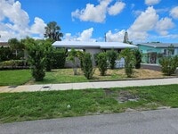 Building Photo - 3801 NE 18th Ave