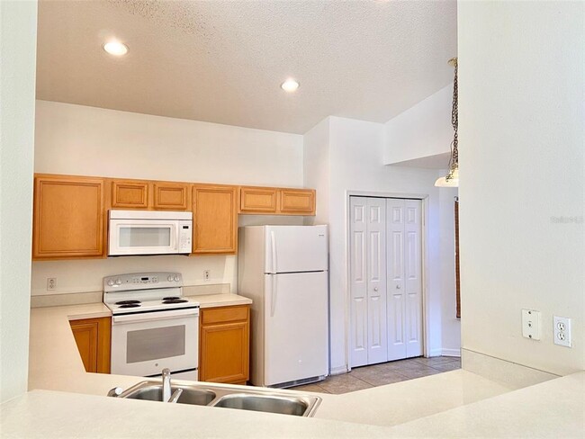 Building Photo - 623 Hardwood Cir