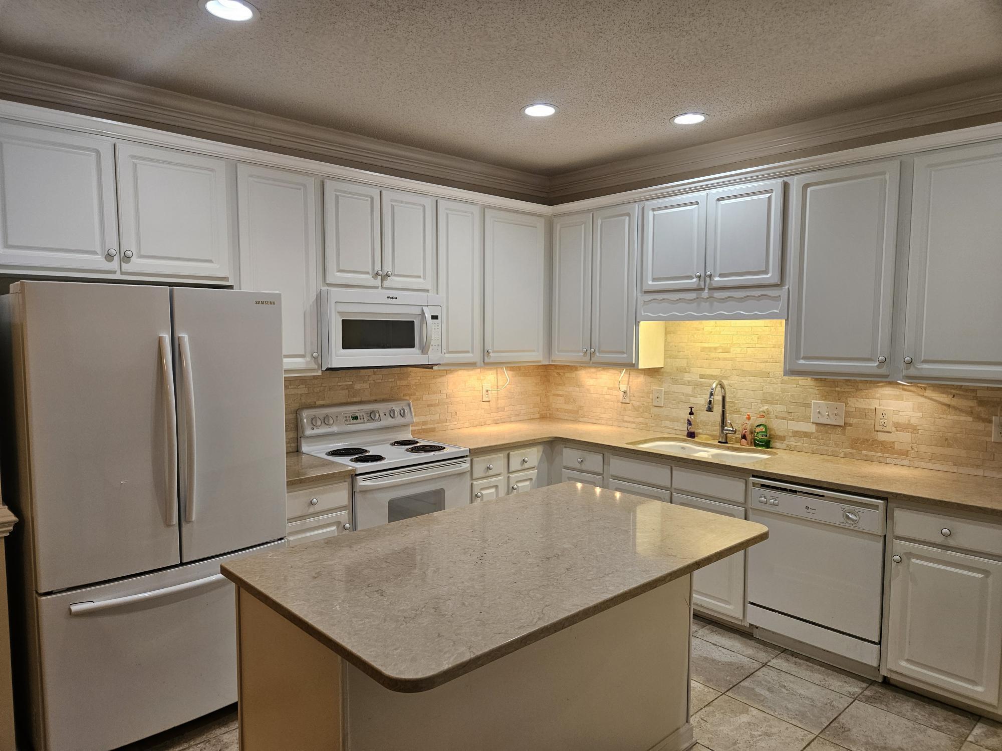 Building Photo - 6607 Earnhardt Dr