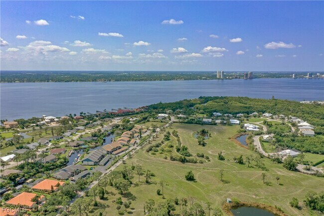 Building Photo - 15140 Riverbend Blvd
