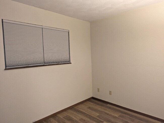 Building Photo - 709 Crosstown Ave