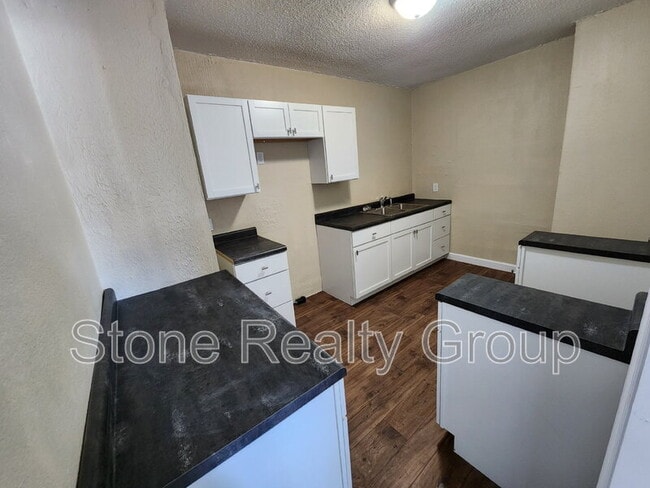 Building Photo - 624 S 8th St