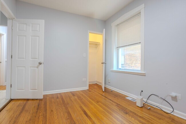 Building Photo - 1523 E 74th Pl