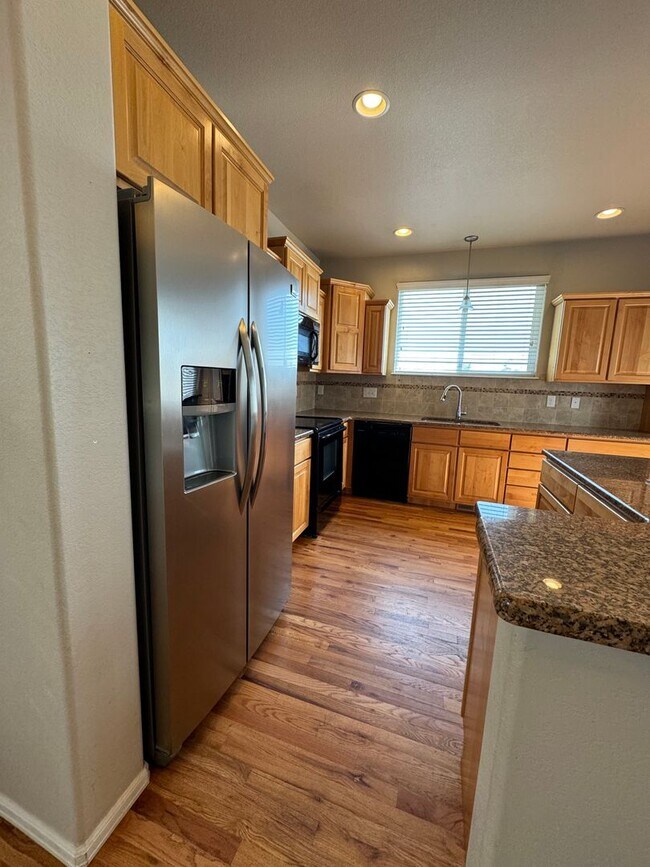 Building Photo - Great House in Rigden Farms