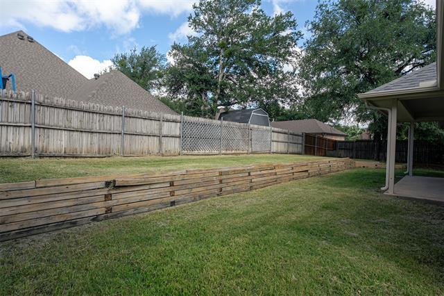 Building Photo - 302 Howard Way Dr