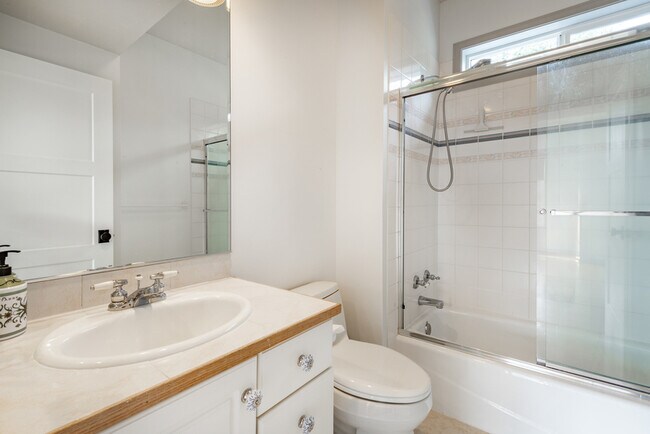 Building Photo - 8975 Snowy Owl Ln