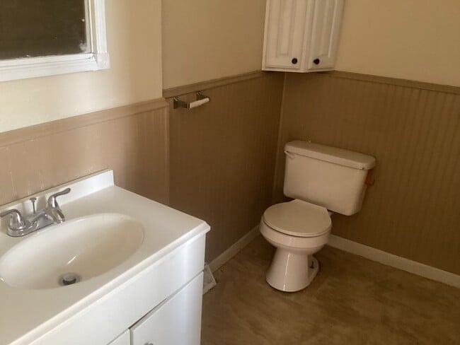 Building Photo - 3 bedroom Single Family ( Harambee )