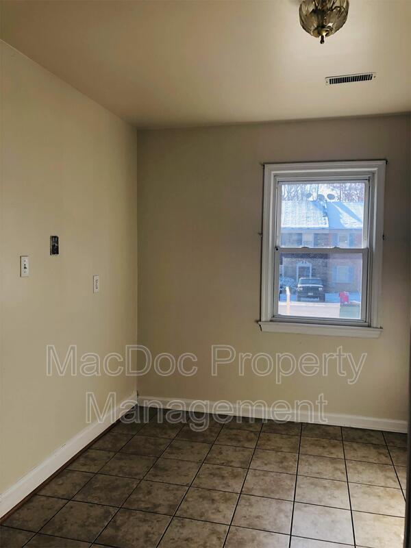 Building Photo - 405 Olde Greenwich Cir