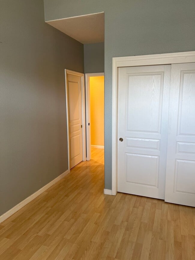 Building Photo - North Davis 4 bedroom 2.5 bathroom