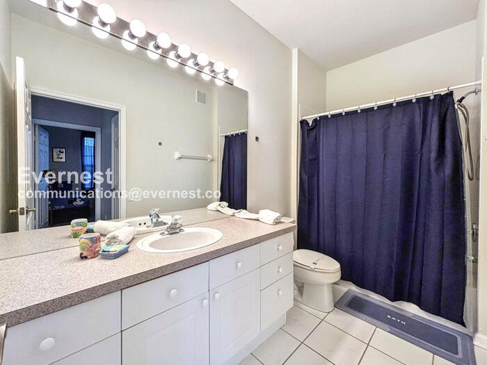 Building Photo - 8107 Coconut Pl