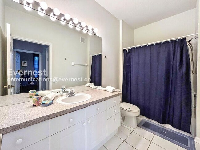 Building Photo - 8107 Coconut Pl