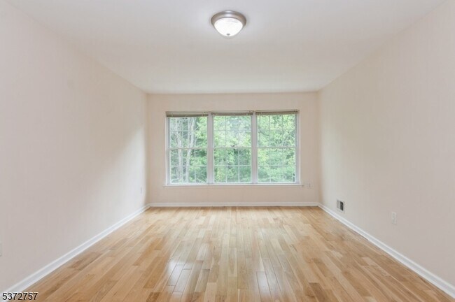 Building Photo - 17 Lackland Ave
