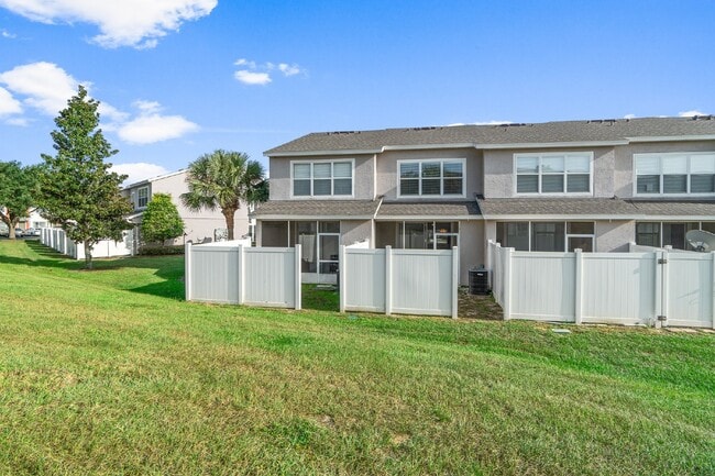 Building Photo - **NEWLY REMODELED ** MAINTENANCE FREE TOWN...