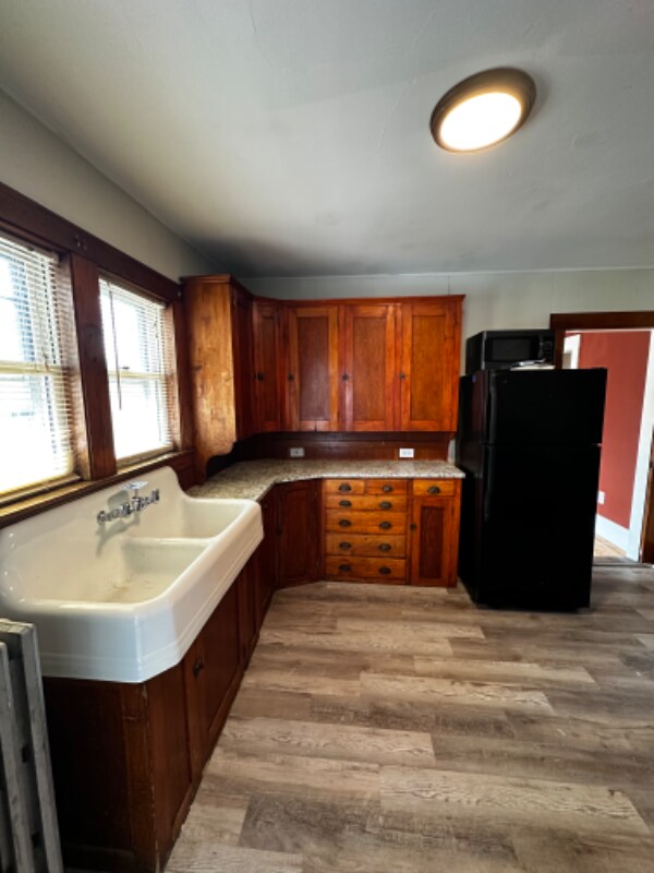 Building Photo - 56 Laurel St