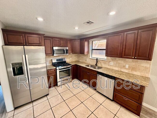 Building Photo - 957 W Tesio Way