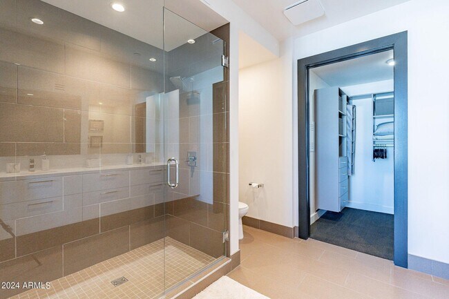 Building Photo - 4422 N 75th St