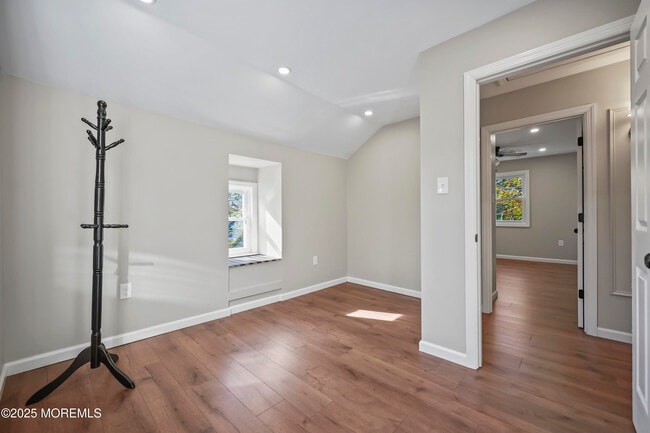 Building Photo - 400 S 1st Ave