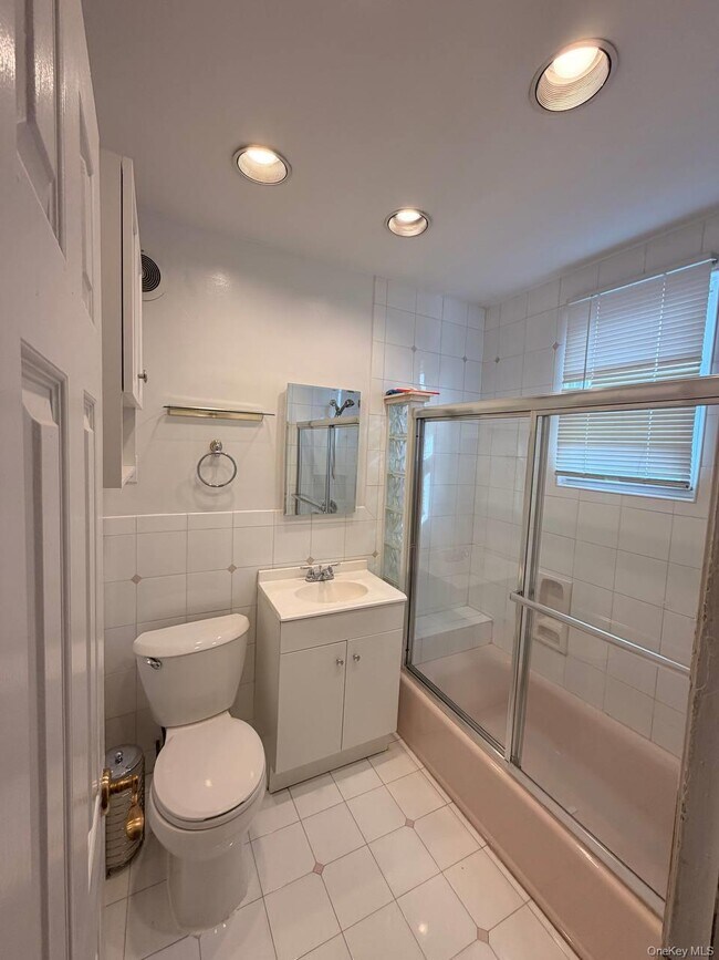 Building Photo - 462 Franklin Blvd