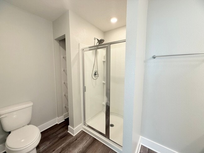 Building Photo - 3 Bed/2.5 Bath Townhome - Prime Pensacola ...