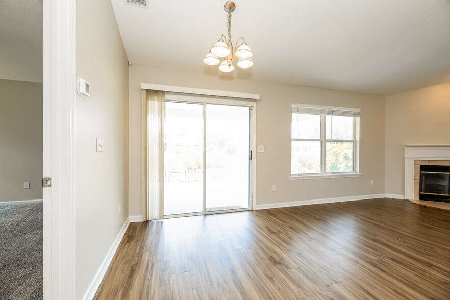 Building Photo - 3021 Captiva Bluff Cir