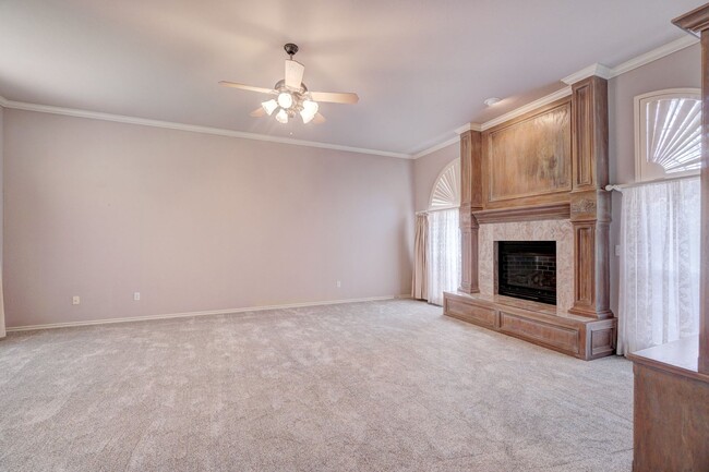 Building Photo - Spacious 4-Bedroom Home with Fireplace, Is...