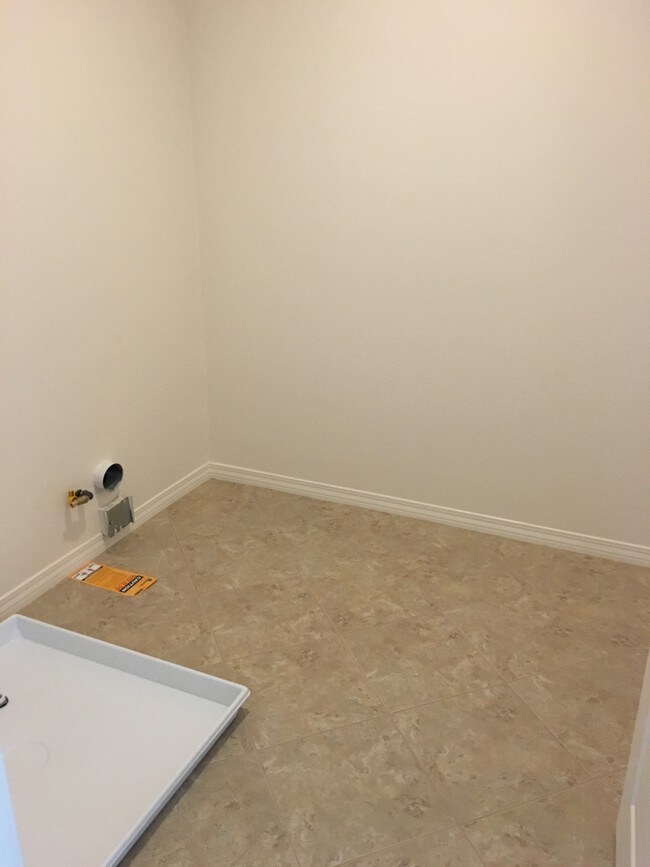 Building Photo - 888 Madison Court