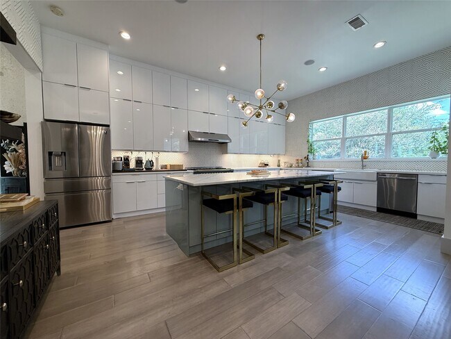 Building Photo - 4043 Tartan Ln