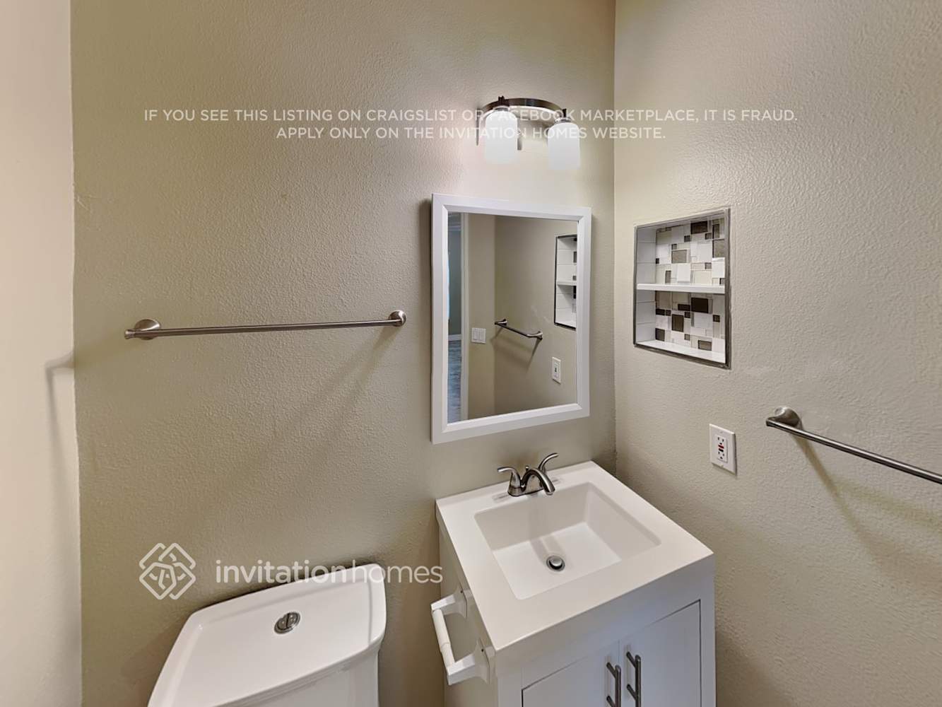 Building Photo - 2004 Locust Berry Dr