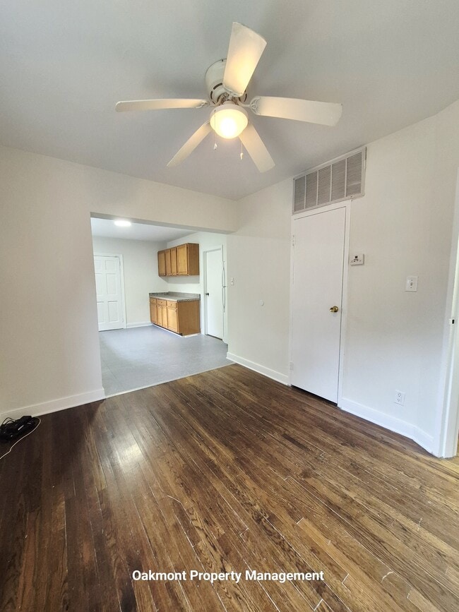 Building Photo - 900 N 38th St