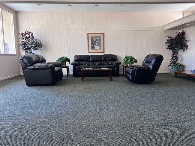 Building Photo - 34 Shrewsbury Green Dr