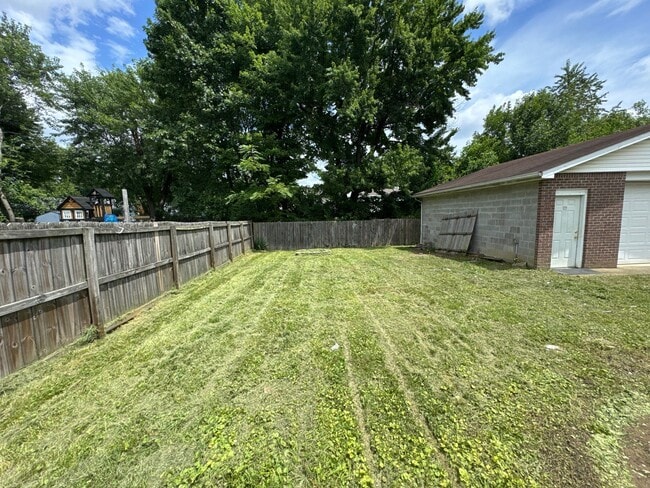 Building Photo - 9705 Turnpike View Dr
