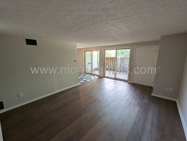 Building Photo - 2440 Burgandy Ln