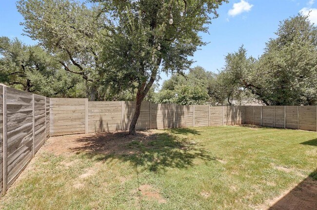 Building Photo - 1113 Wolf Hollow Dr