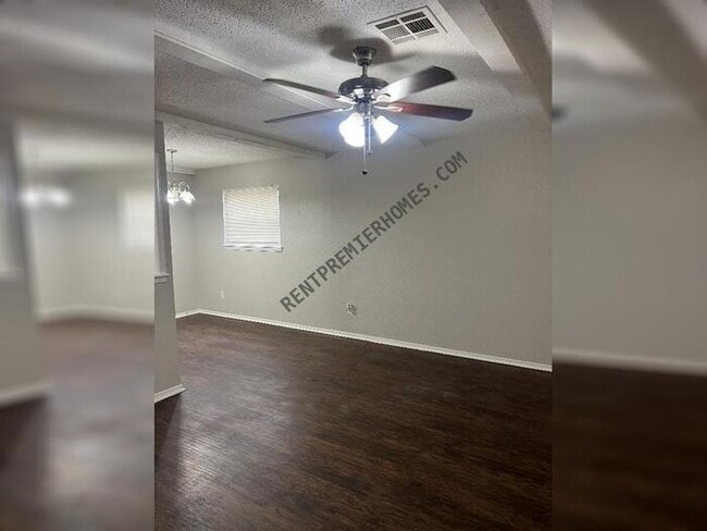 Building Photo - 4909 Cinderella Dr