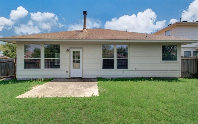 Building Photo - 7547 Oakwood Canyon Dr